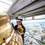 Öffnung der Turmkugel durch Andreas Mayerl